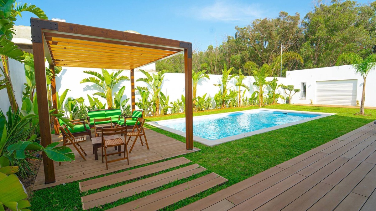 La Marsa Villa | La Marina: secure seaside with pool