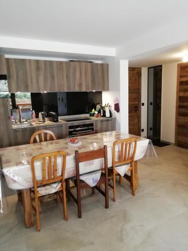 Le Praz de Lys Apartment | La montagne tranquille