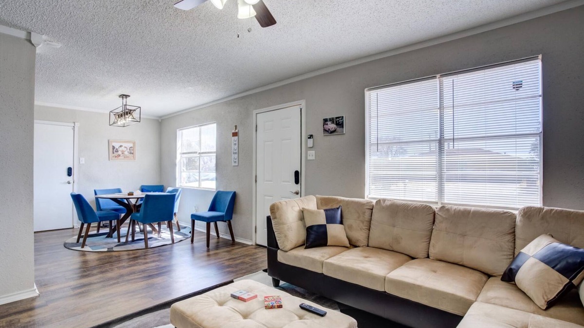 Lubbock House | La Palma Guesthouse - Near Texas Tech