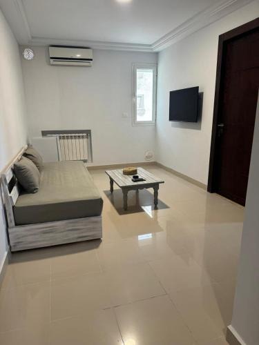Sfax Apartment | La patine des portes