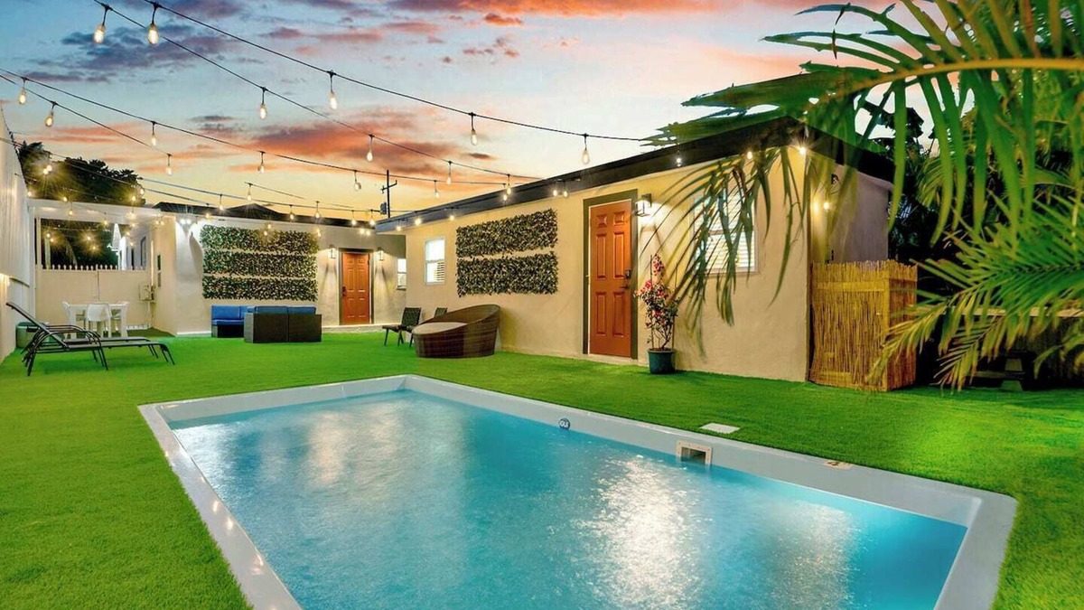 Allapattah Villa | La Pergola Villa | 7 BR | Pool+Hot Tub | Location