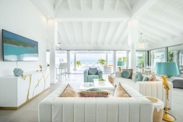 Les Terres Basses Villa | La Perla Bianca - 1 BR Beachfront Luxury Villa offering utmost privacy