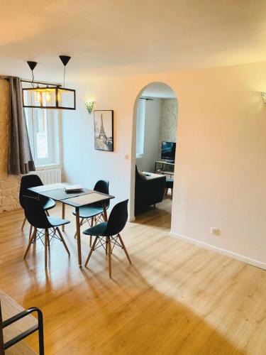 Chambly Apartment | La perle rare Chambly, Proche Parc Astérix , château de Chantilly