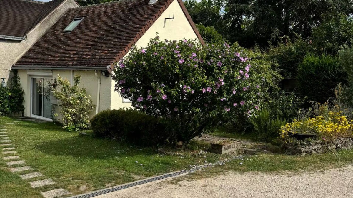 Saint-Georges-sur-Cher House | La petite Maisonette country house near the Loire castles