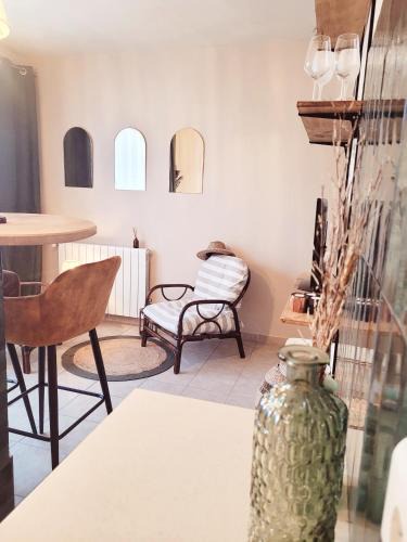 Lunel House | La Petite Escale