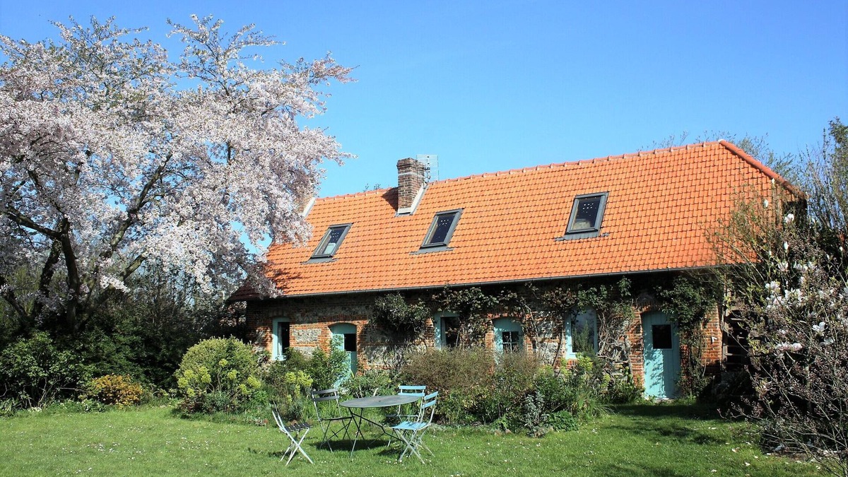 Varengeville-sur-Mer Ski Chalet | La Petite Maison, village center and beach accessible by foot