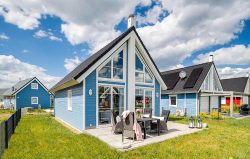 Wandlitz House | La Petite Maison Bleue