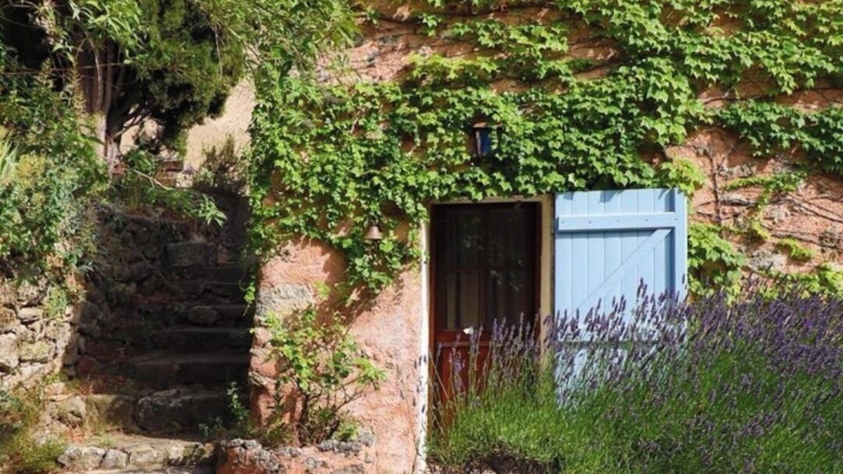 Tourtour House | "La Petite Maison Dans les Nuages" Maison Avec Balnéo Petit Déjeuner Inclus