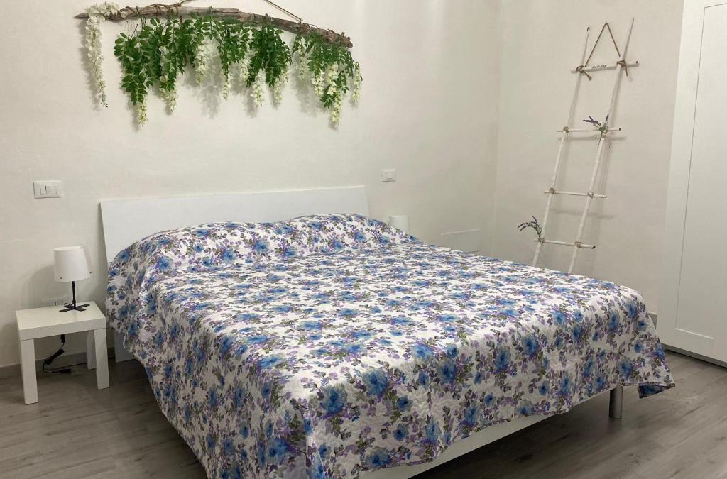 Usigliano Apartment | La Petite Maison
