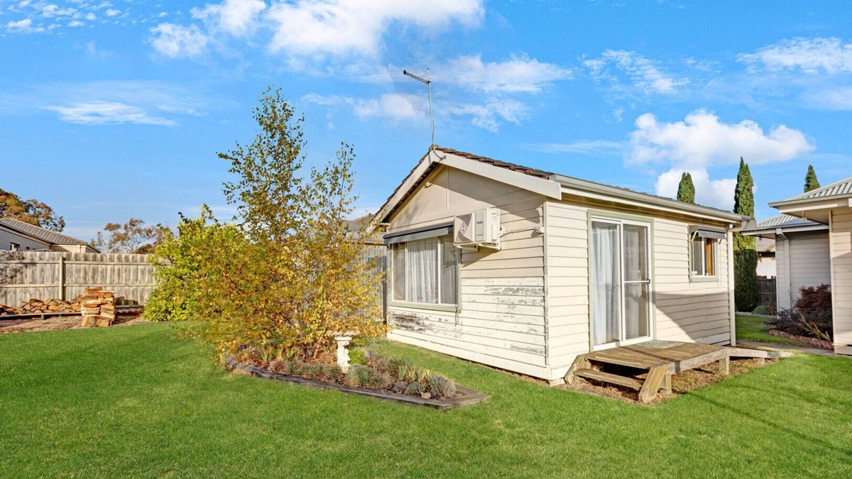 Paynesville House | La Piccola Casa - Only a minutes walk to Paynesville township