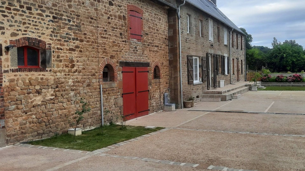 Saint-Martin-des-Champs House | LA PLANCHE La Ferme du Quesnoy Ideal for families (in the country, close to town)