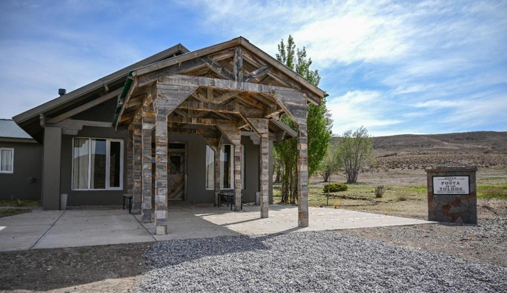 Lago Buenos Aires Department Hotel | La Posta de los Toldos