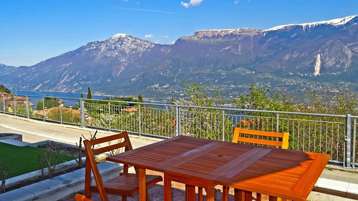 Pieve Apartment | La Quiete 23 Holideal Apartment Lake View