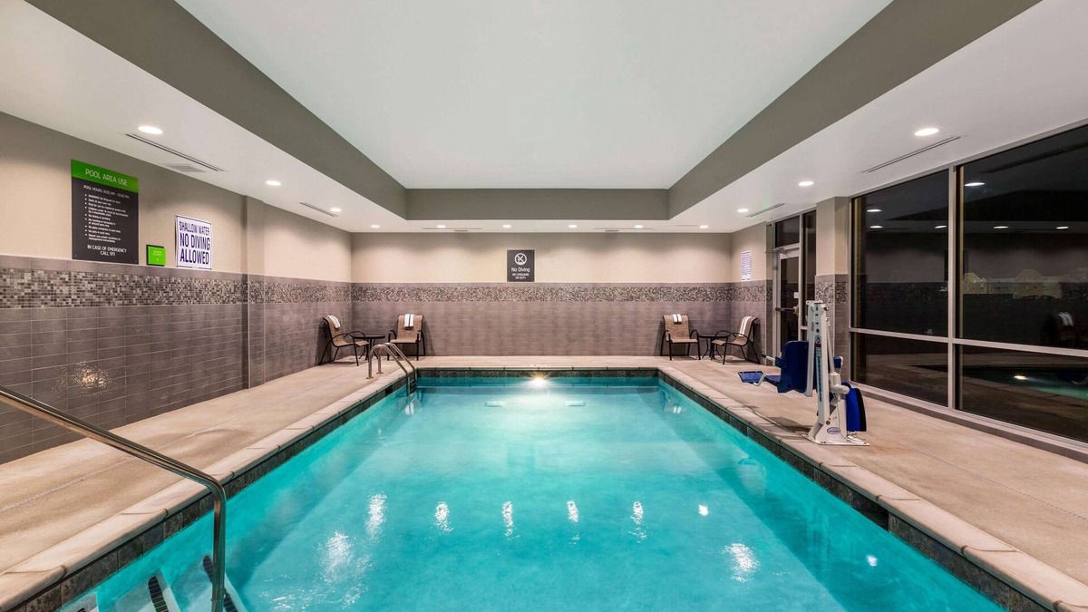 Altoona Hotel | La Quinta by Wyndham Altoona Des Moines