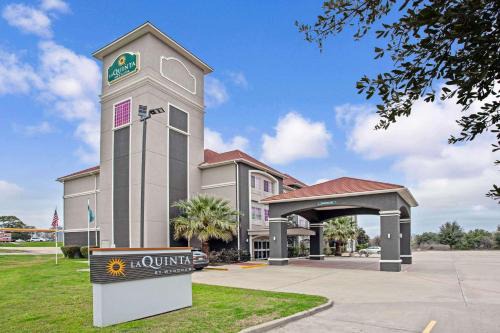 Fairfield Hotel | La Quinta by Wyndham Fairfield TX