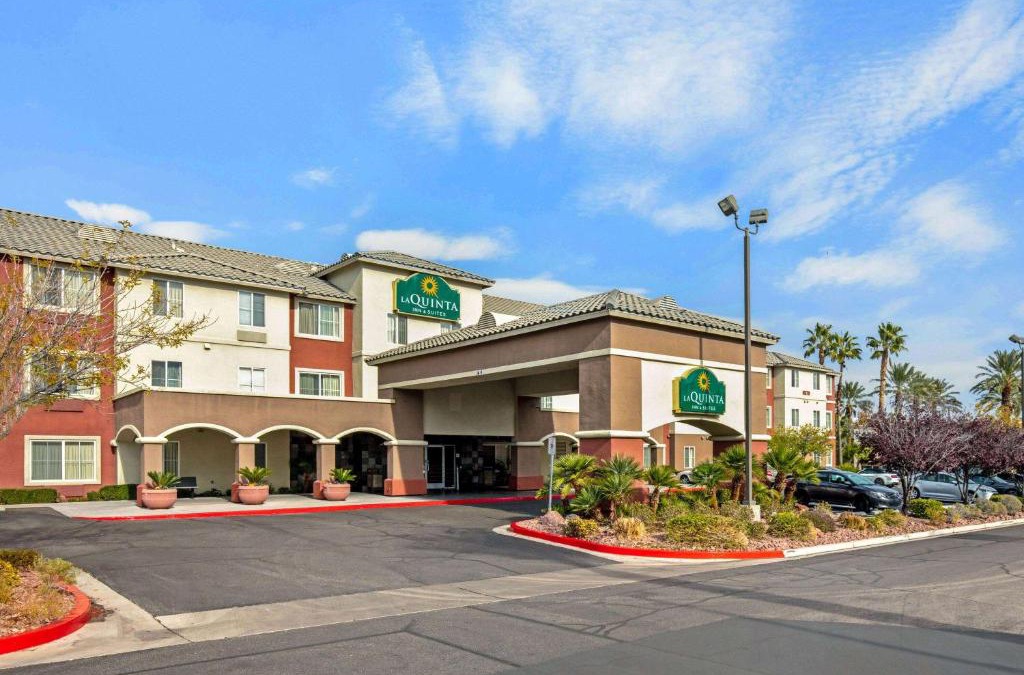 Peccole Ranch Hotel | La Quinta by Wyndham Las Vegas RedRock/Summerlin