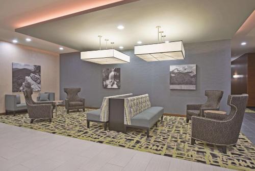 Osage Hotel | La Quinta by Wyndham Morgantown