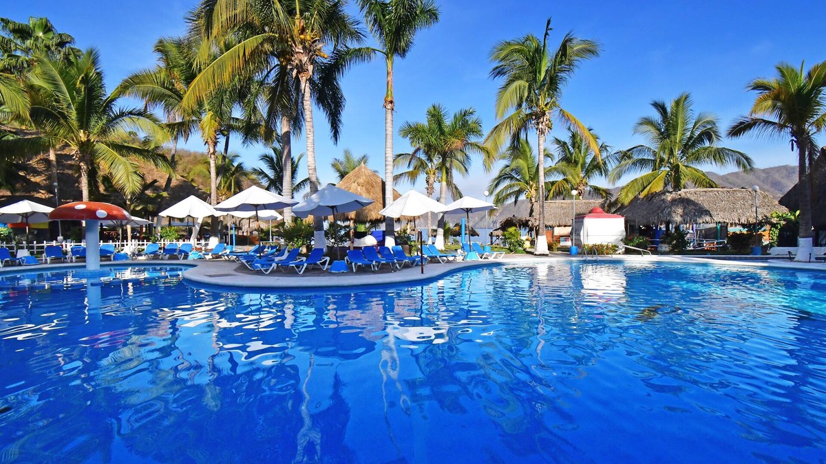 Cuastecomates Hotel | La Quinta Gran Bahia Cuastecomates