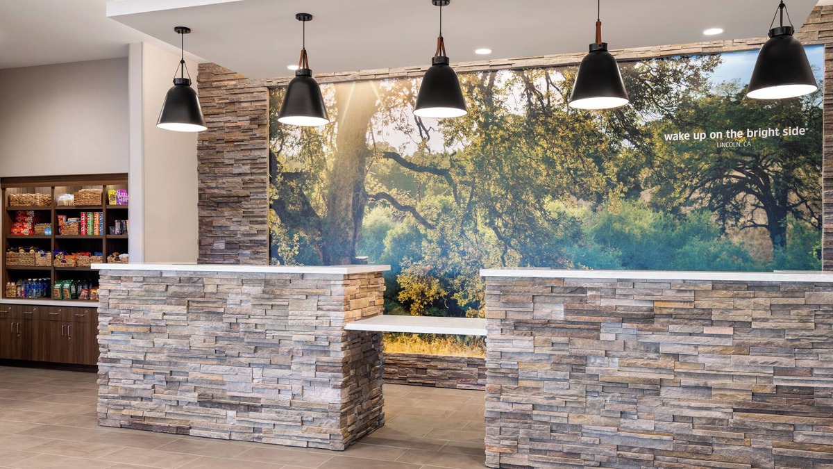 Lincoln Hotel | La Quinta Inn And Suites By Wyndham Lincoln