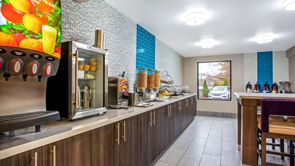 Radford Hotel | La Quinta Inn by Wyndham Radford