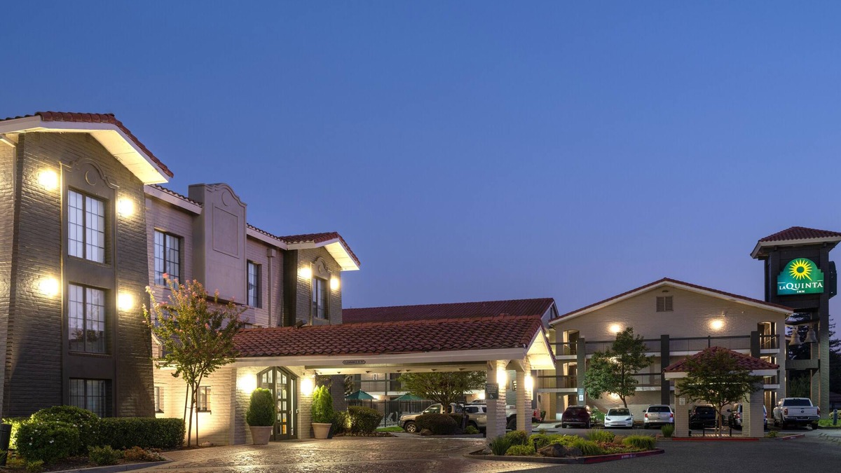 Foothill Farms Hotel | La Quinta Inn by Wyndham Sacramento North