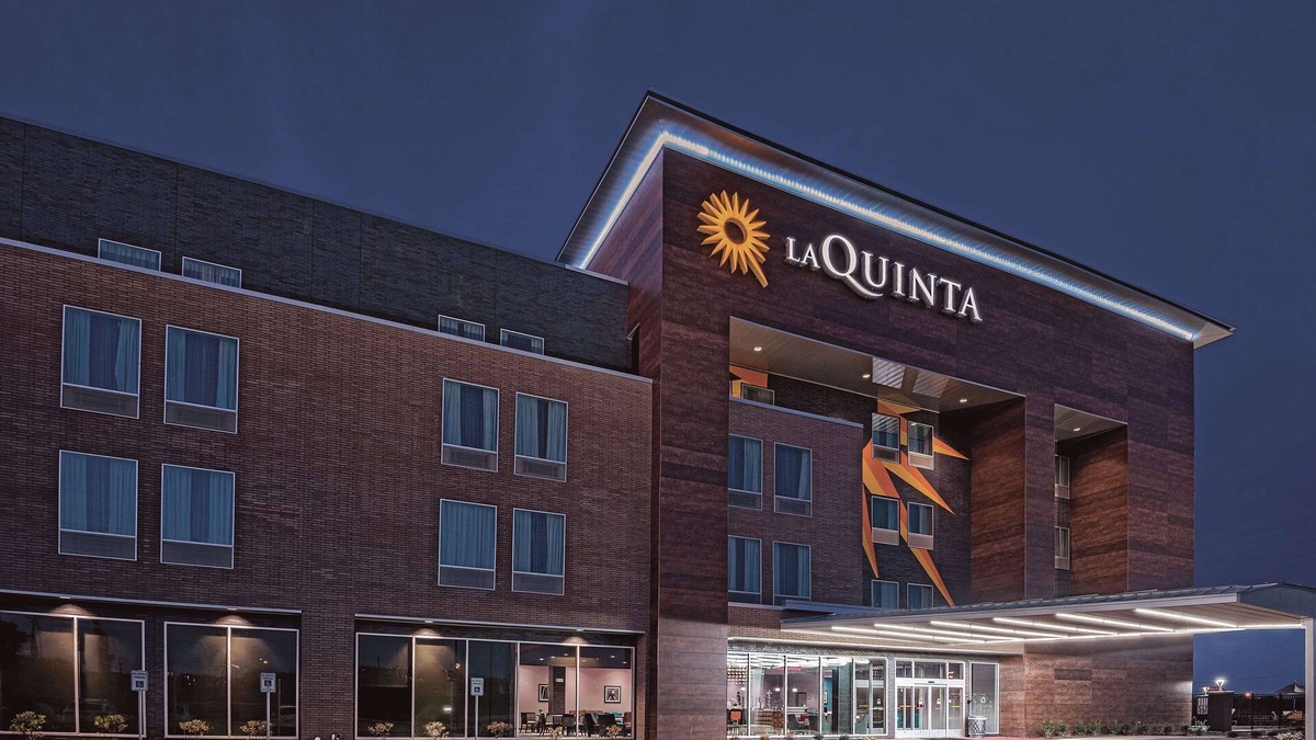 Grand Prairie Hotel | La Quinta Inn & Suites by Wyndham Dallas Grand Prairie North