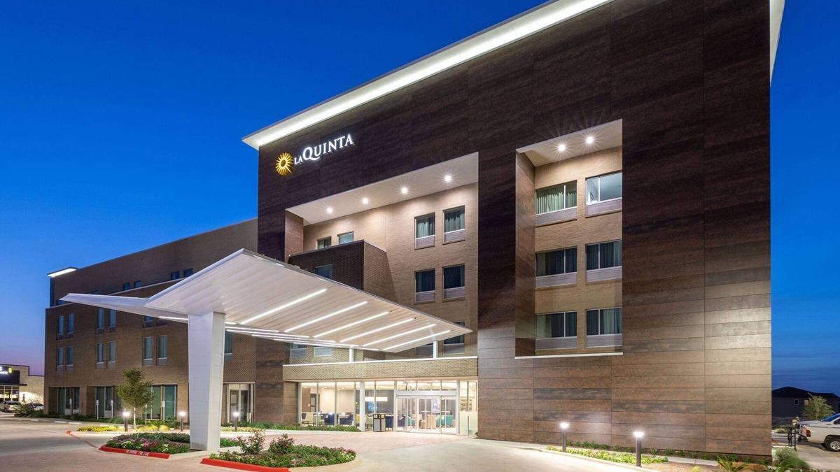 Round Rock Hotel | La Quinta Inn & Suites by Wyndham Round Rock near Kalahari