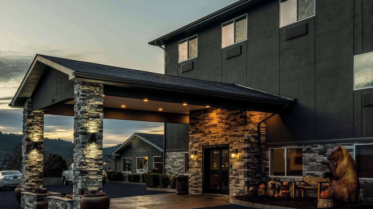 Grants Pass Hotel | La Quinta Inn & Suites by Wyndham Grants Pass