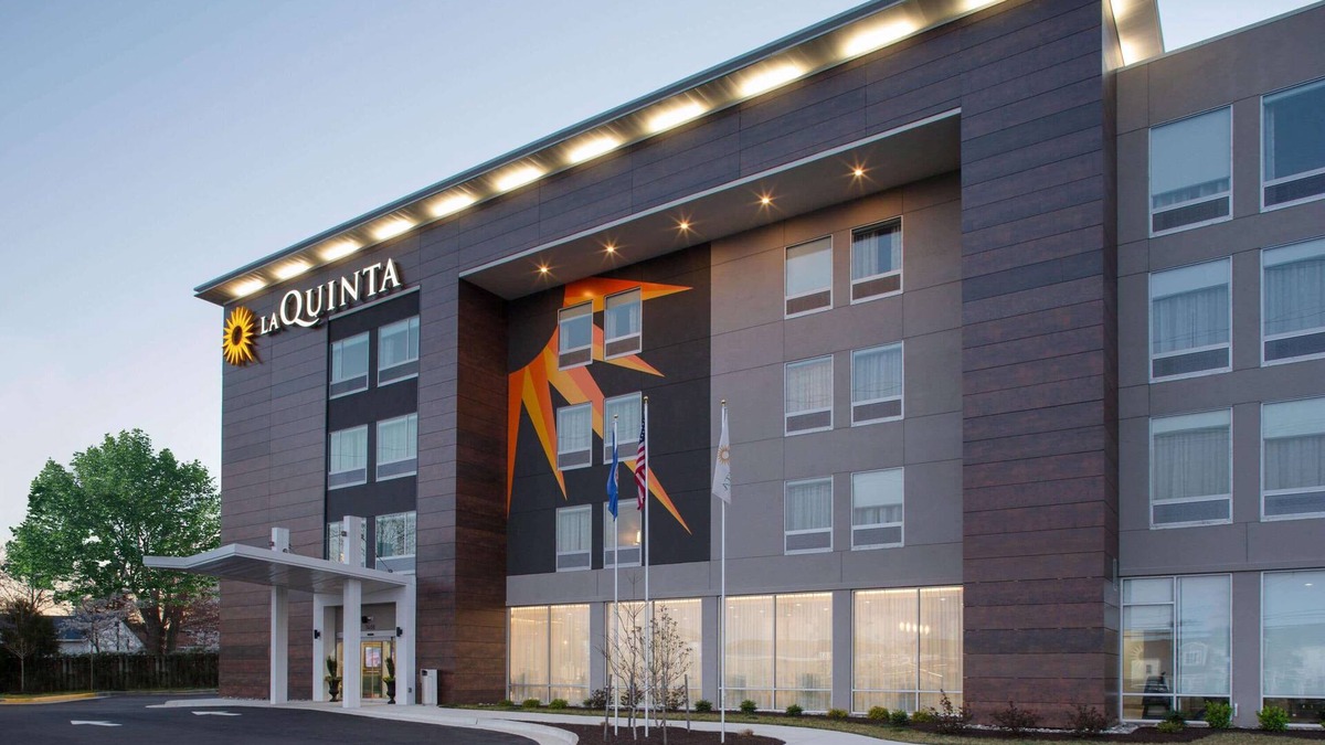 Yorkshire Hotel | La Quinta Inn & Suites by Wyndham Manassas Va-Dulles Airport