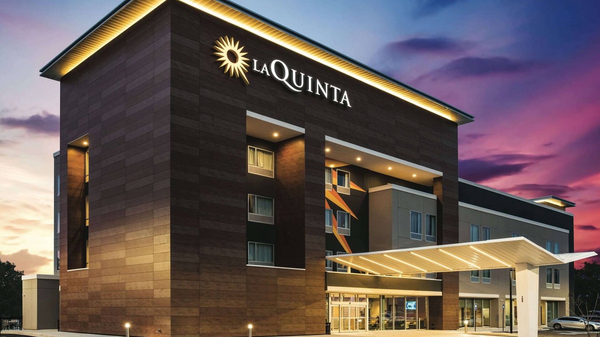 McDonough Hotel | La Quinta Inn & Suites by Wyndham Atlanta South - McDonough