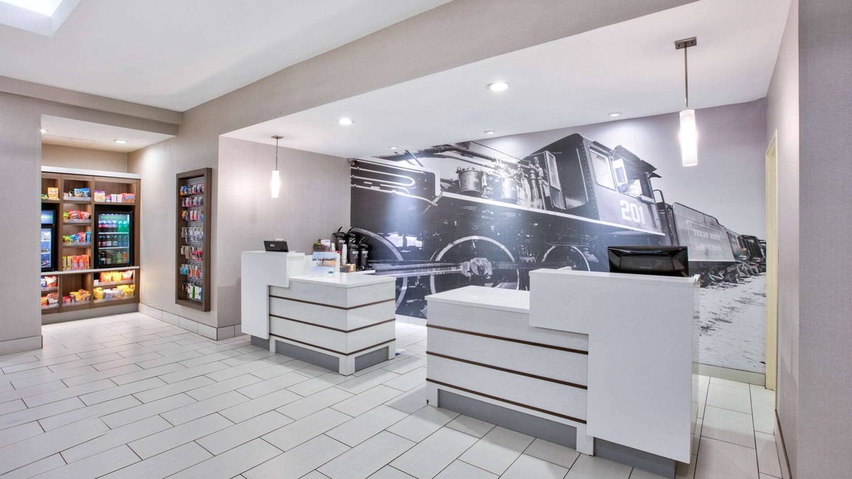 Palestine Hotel | La Quinta Inn & Suites by Wyndham Palestine