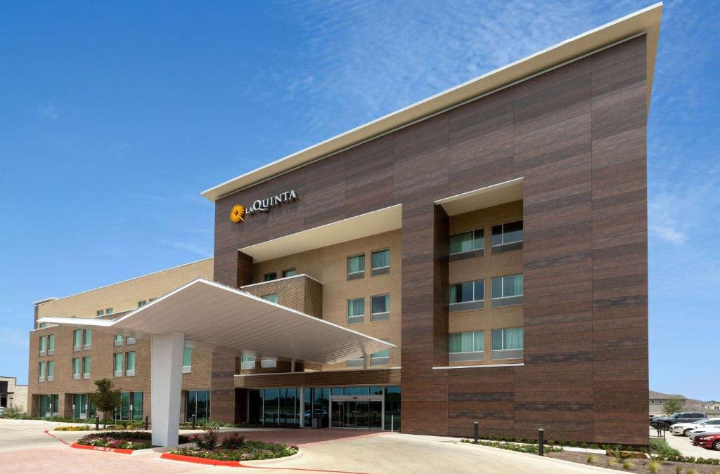 Round Rock Hotel | La Quinta Inn & Suites by Wyndham Round Rock near Kalahari