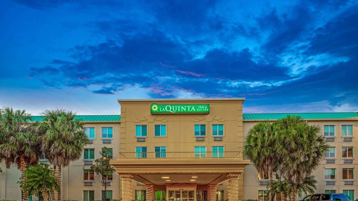 Cutler Bay Hotel | La Quinta Inn & Suites by Wyndham Miami Cutler Bay