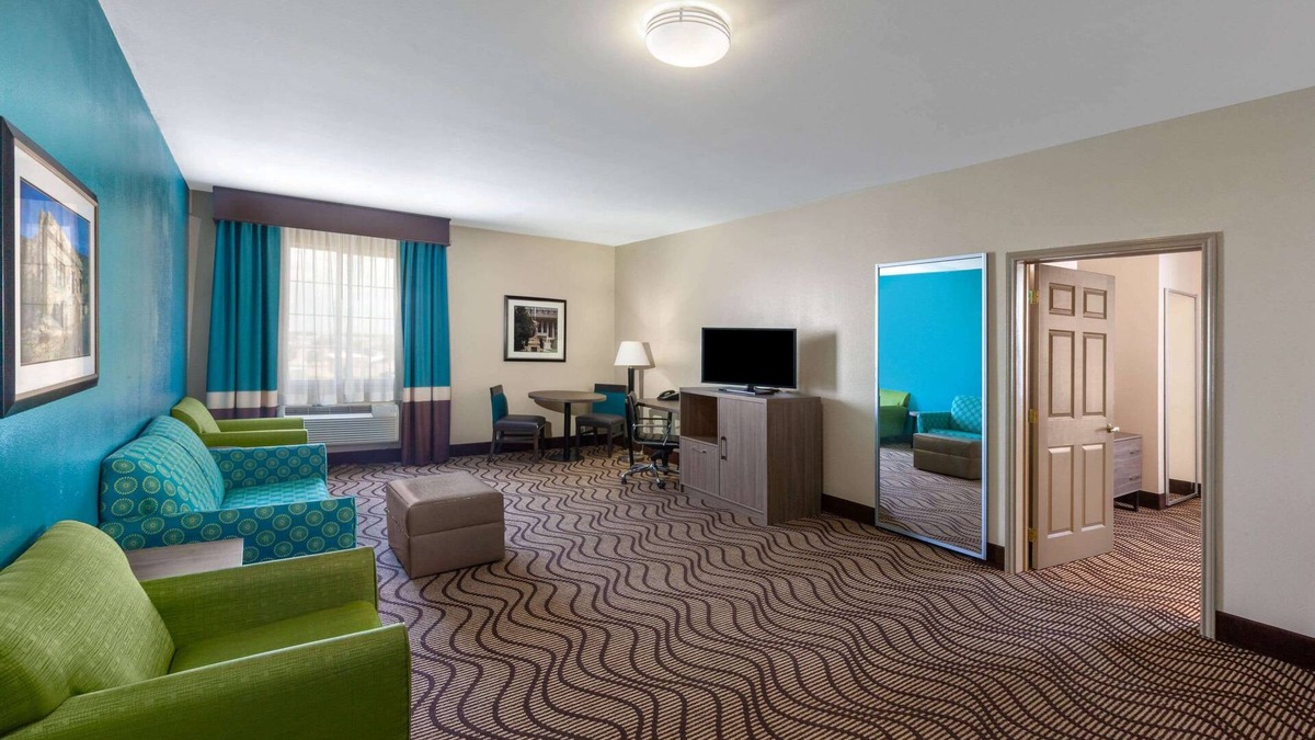 Wydewood Estates Hotel | La Quinta Inn & Suites by Wyndham Midland North