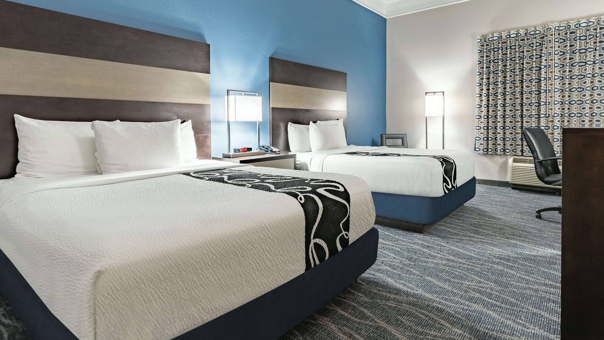 Maryvale Hotel | La Quinta Inn & Suites by Wyndham Phoenix I-10 West