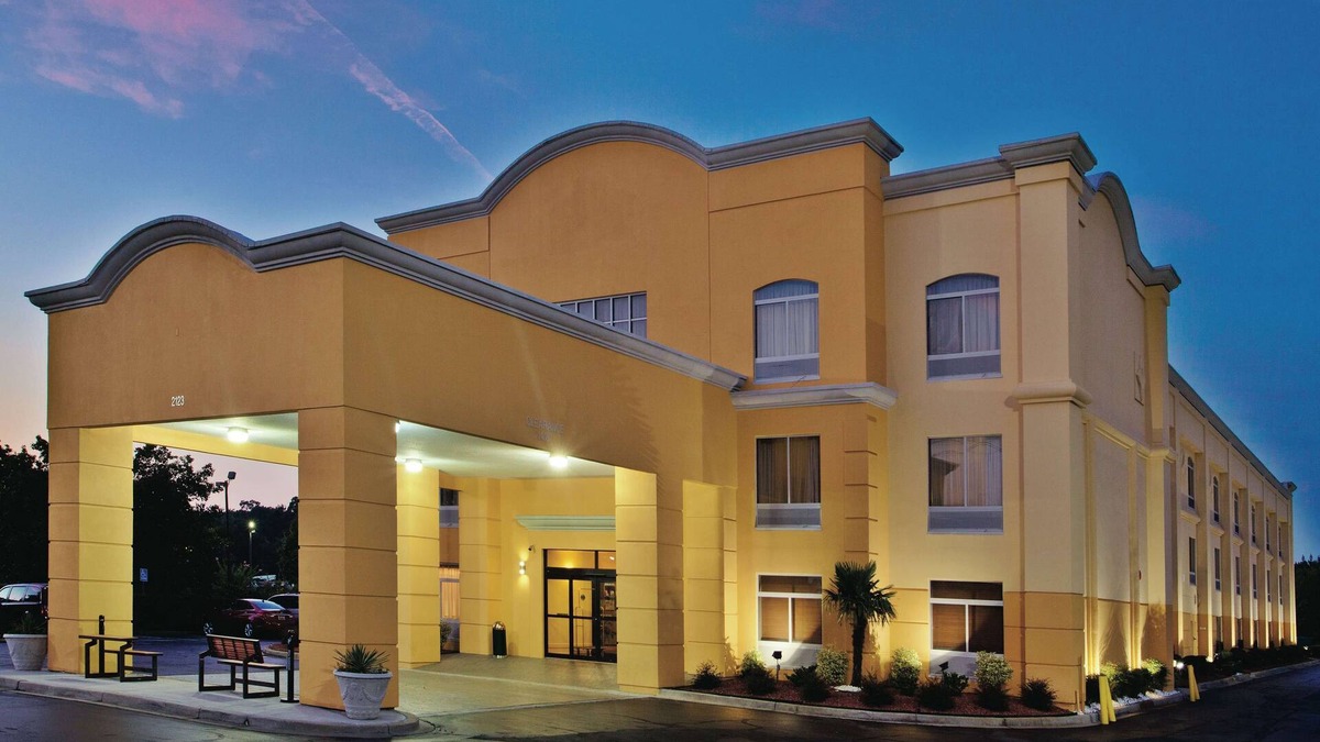 Florence Hotel | La Quinta Inn & Suites by Wyndham Florence
