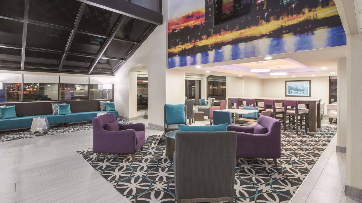 Festus Hotel | La Quinta Inn & Suites by Wyndham Festus - St. Louis South