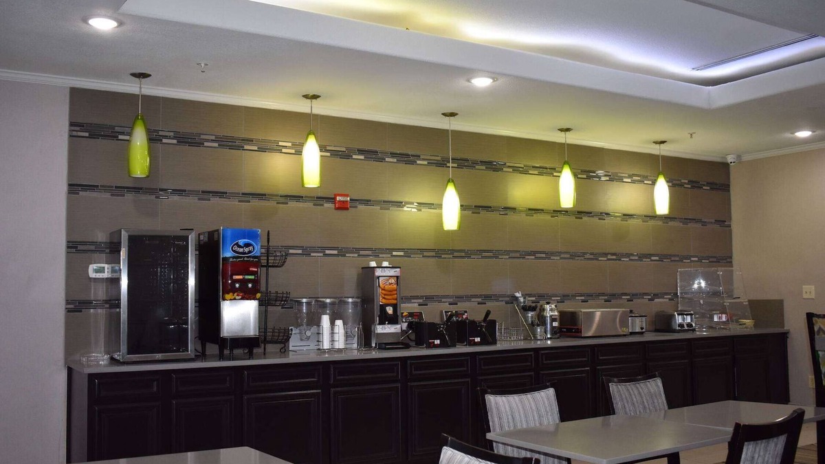 Kyle Hotel | La Quinta Inn & Suites by Wyndham Kyle - Austin South