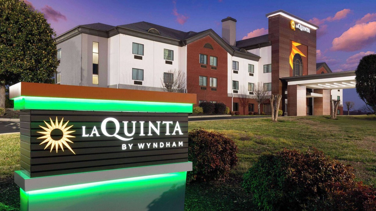 Loudon Hotel | La Quinta Inn & Suites by Wyndham Loudon
