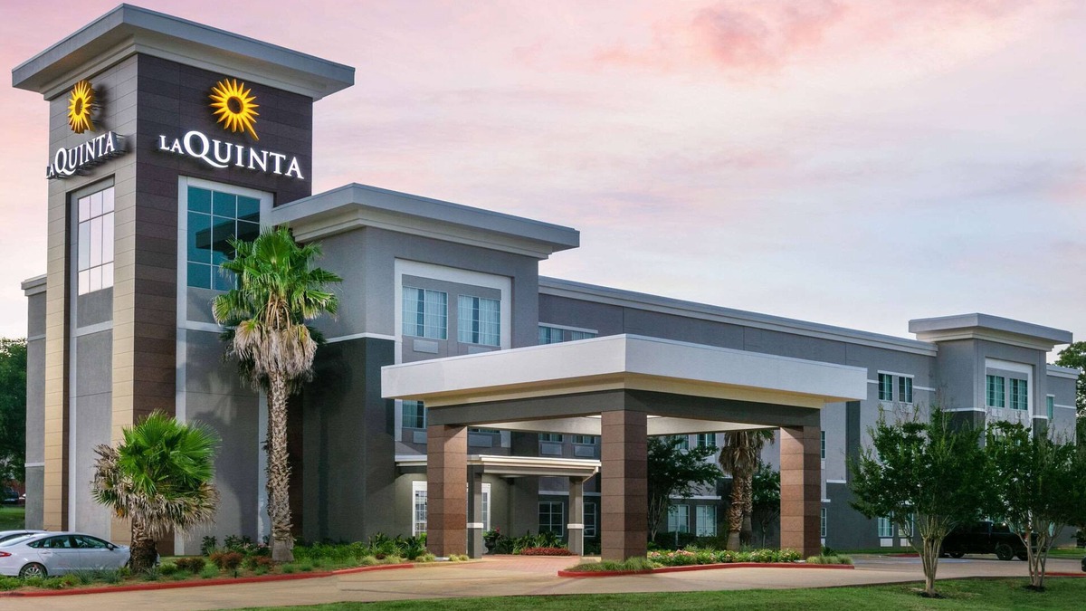 Jacksonville Hotel | La Quinta Inn & Suites by Wyndham Jacksonville TX