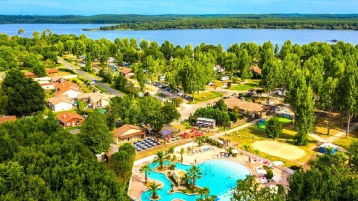 La Roque-d'Antheron House | La Roque d'Anthéron - Mobile-home - 6 pers - 3 bdrms - Swimming pool