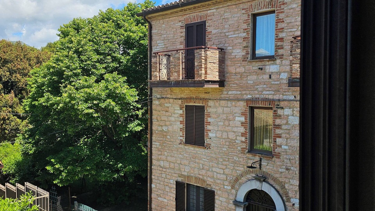 Fossato di Vico House | La Rosa dei Venti - Ponente [Country House]