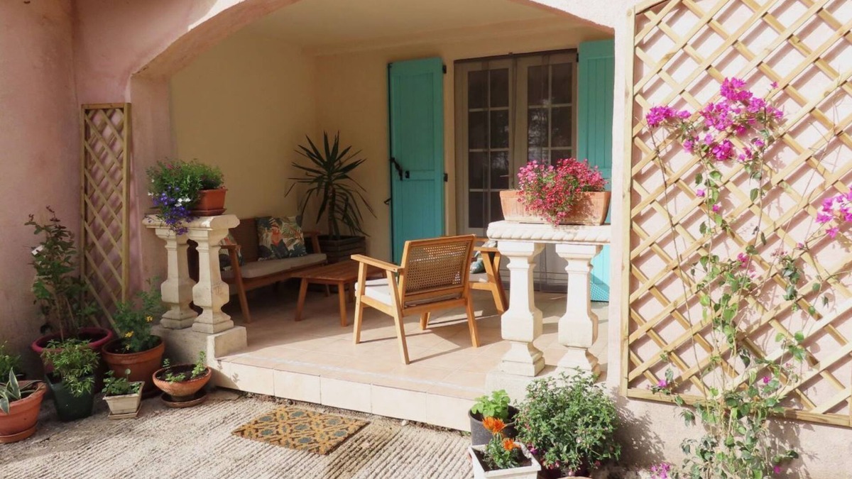 Speracedes Apartment | LA Rose & Le Loup, eco-vintage gite between sea and mountain