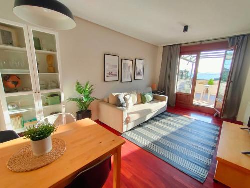 Pedrena Apartment | La Rotiza II Terraza con vistas al mar