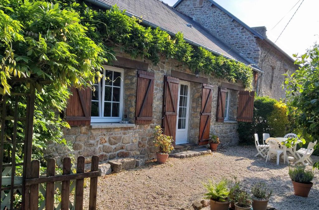 Champeaux House | La saunière - Chez Hélène - Gîtes en baie