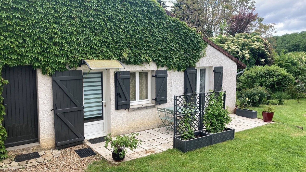 Sauvigny-les-Bois House | La Sauvignoise, outbuilding in the countryside.