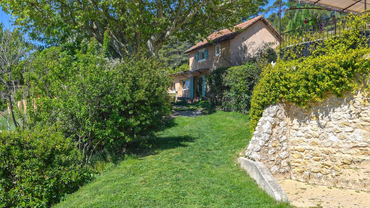 Villelaure House | La Source - 3* Gîte à l'Oustaou du Luberon