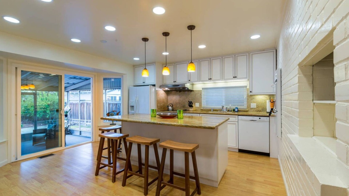 Barron Park House | LA: Spacious + Comfortable in Palo Alto