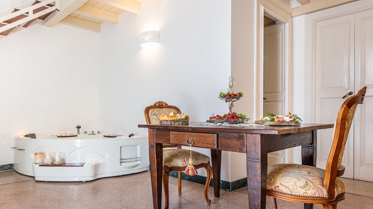 Felline House | La Stanza di Felline 101 con Idromassaggio