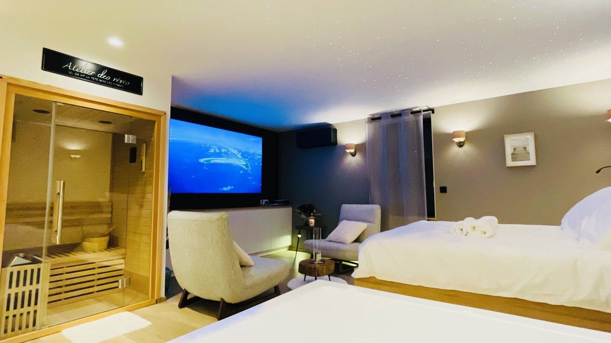 Saint-Laurent-dAndenay House | La Suite spa du Moulin